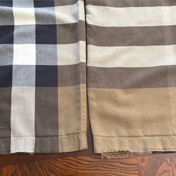 Burberry Monocrhome Jogger Pants. - Picture 7 of 9